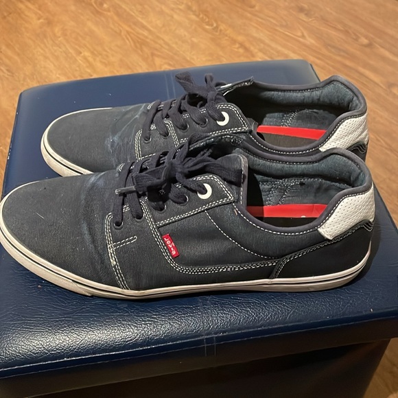Men’s size 13 Levi’s shoes - Picture 2 of 5